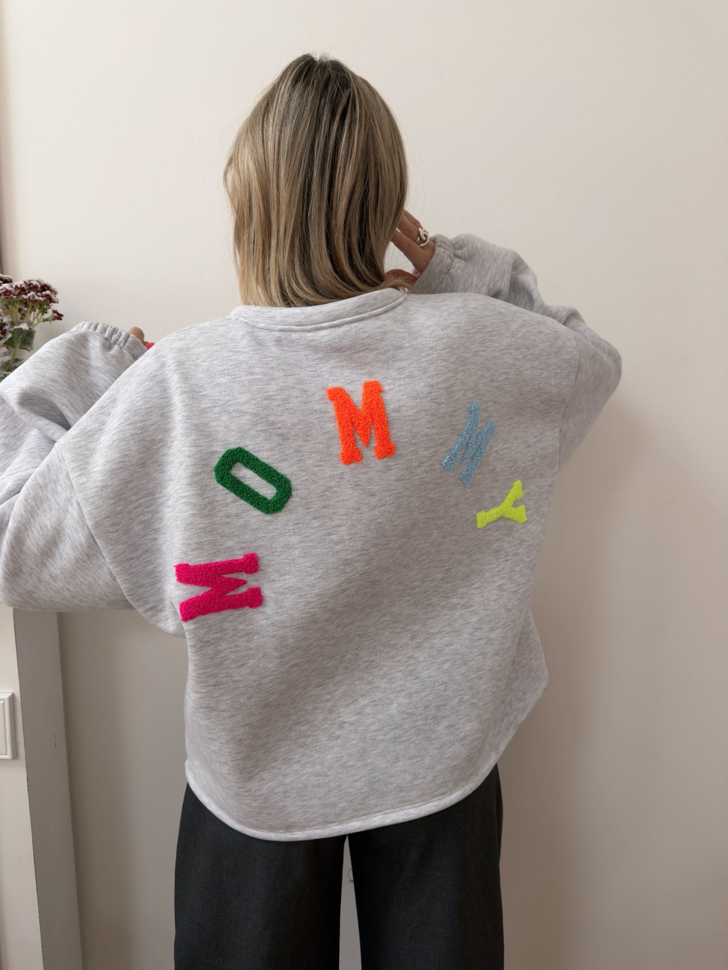 Pull MOMMY Gris