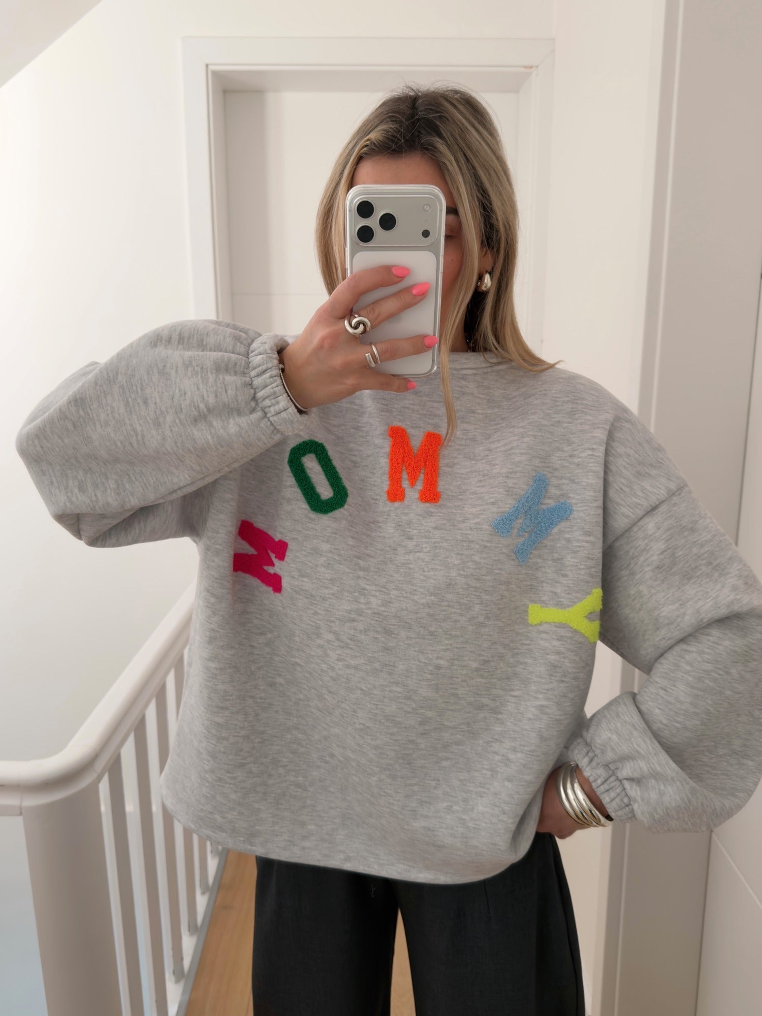Pull MOMMY Gris
