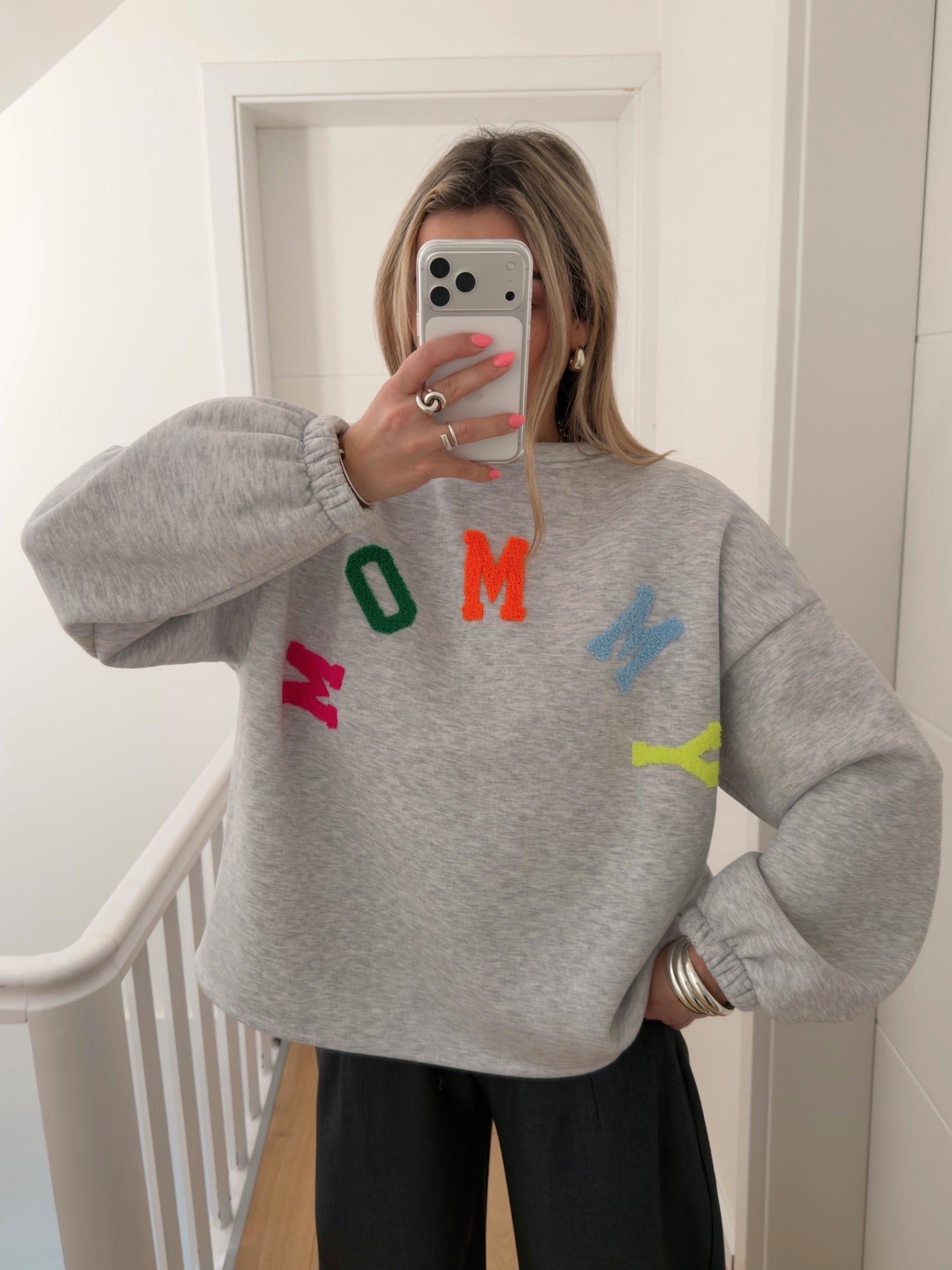 Pull MOMMY Gris