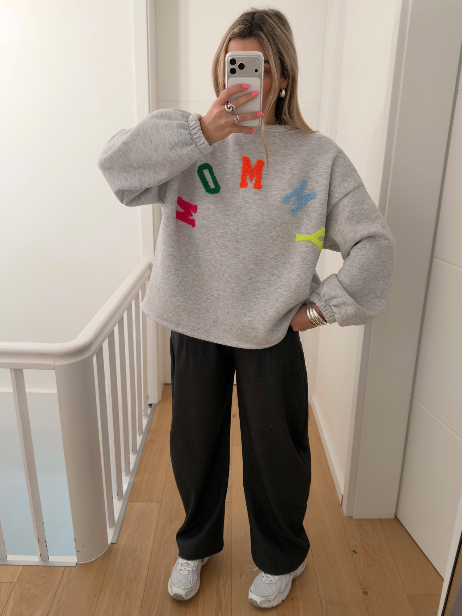 Pull MOMMY Gris