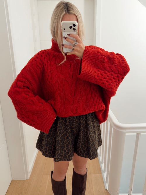 Short LYNNA