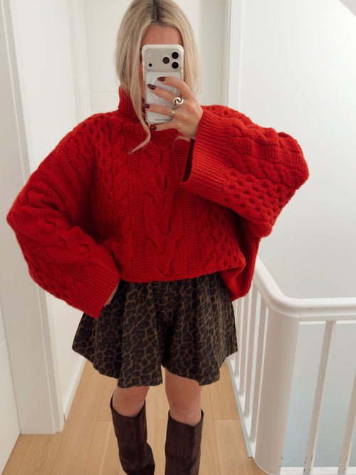 Short LYNNA