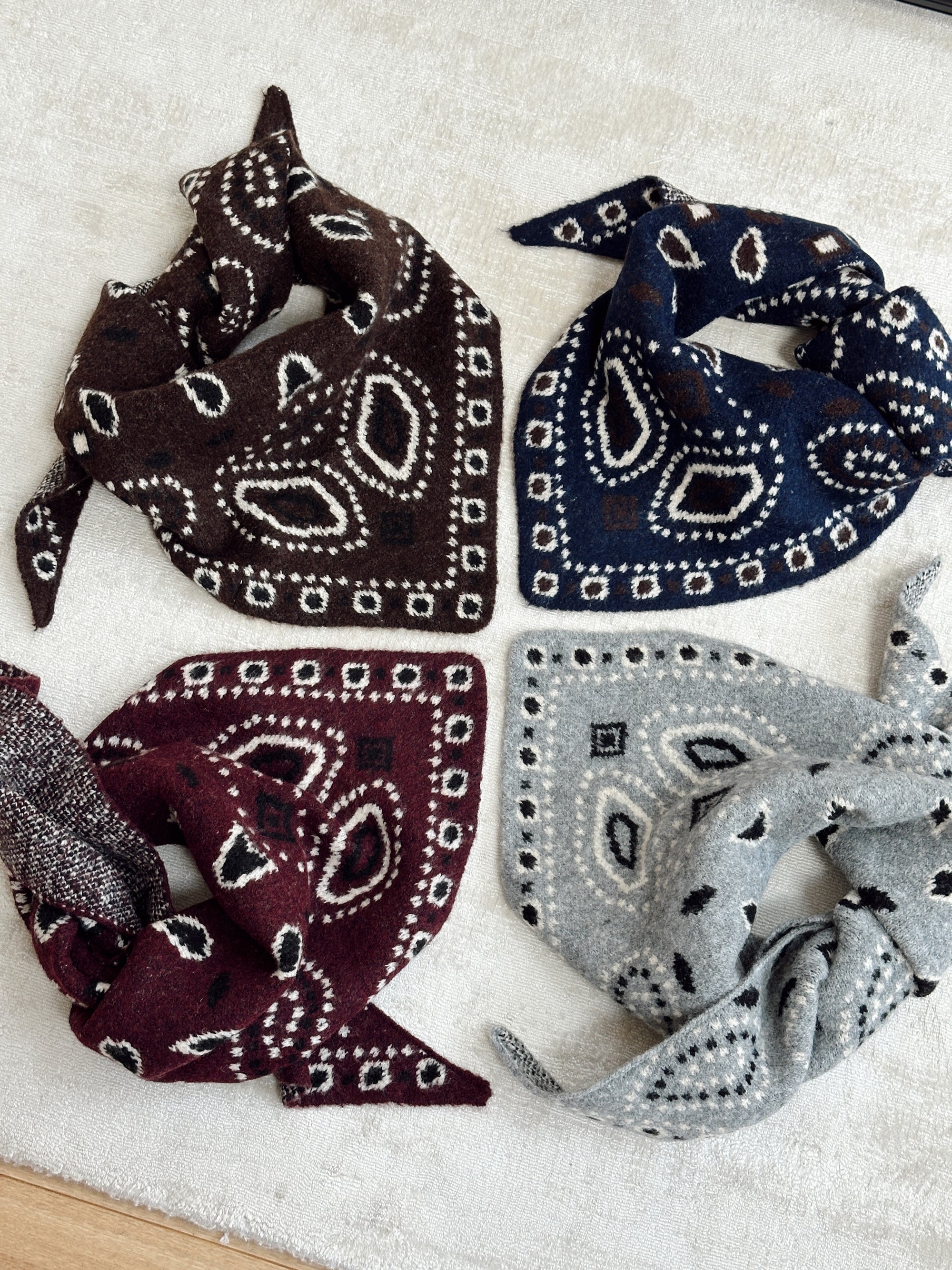 PRE COMMANDE Foulard NESK