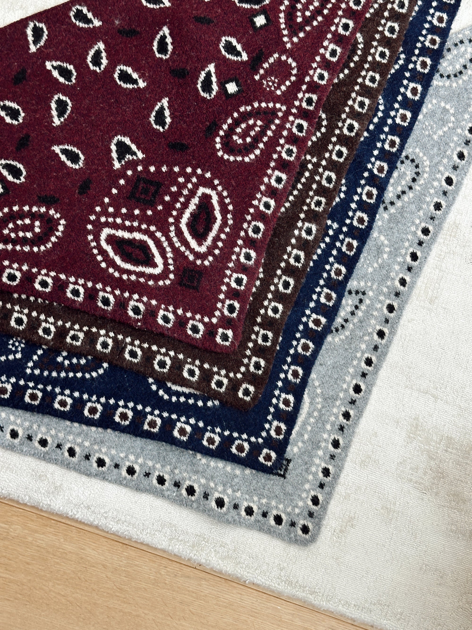 PRE COMMANDE Foulard NESK